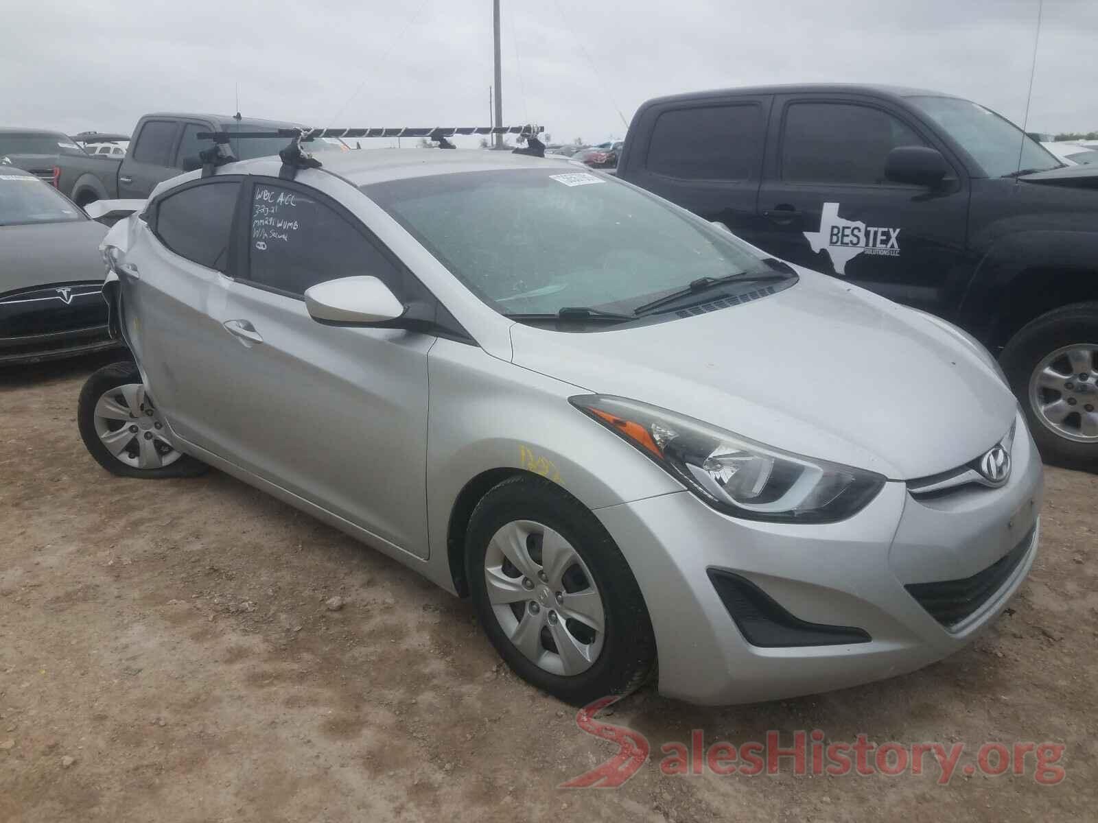 5NPDH4AE0GH698635 2016 HYUNDAI ELANTRA