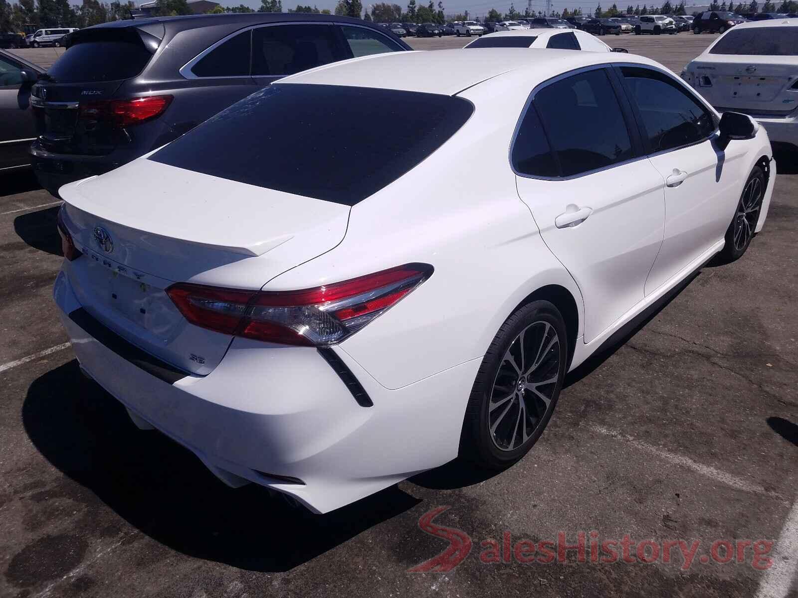 4T1B11HK9JU586267 2018 TOYOTA CAMRY