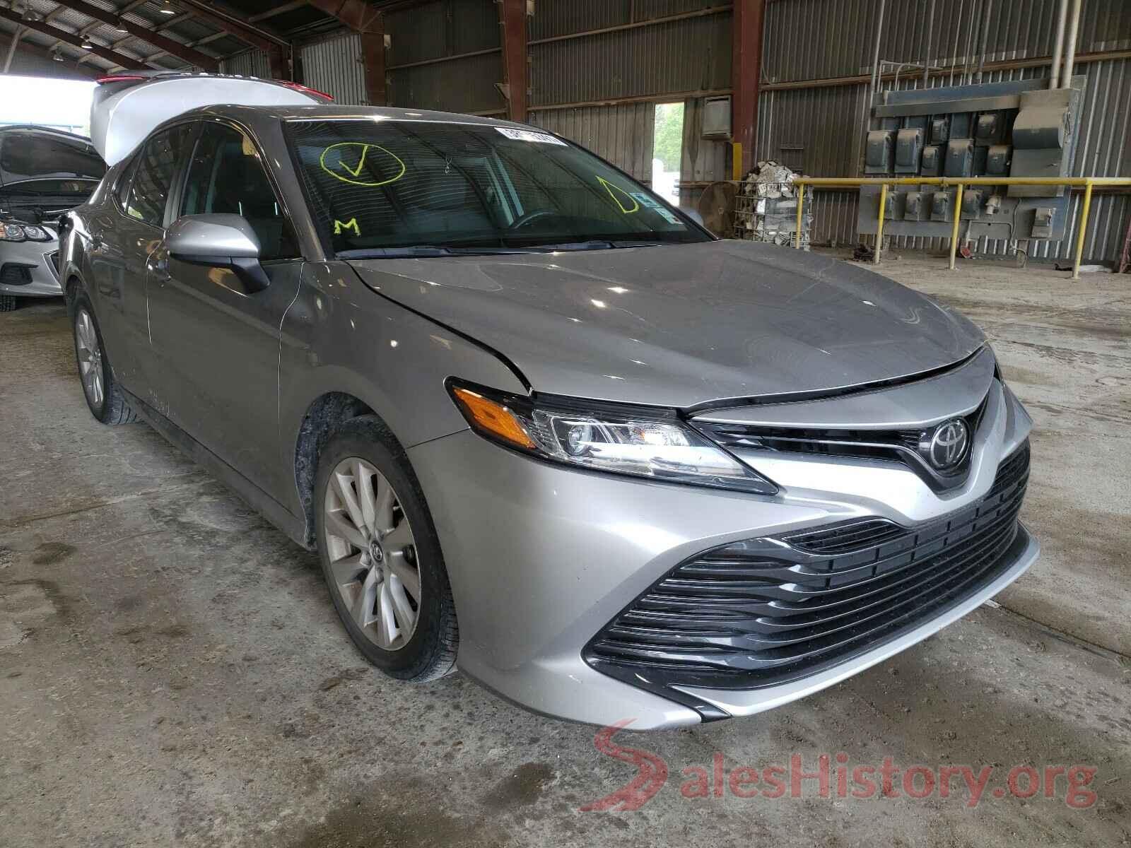 4T1B11HK1JU678747 2018 TOYOTA CAMRY