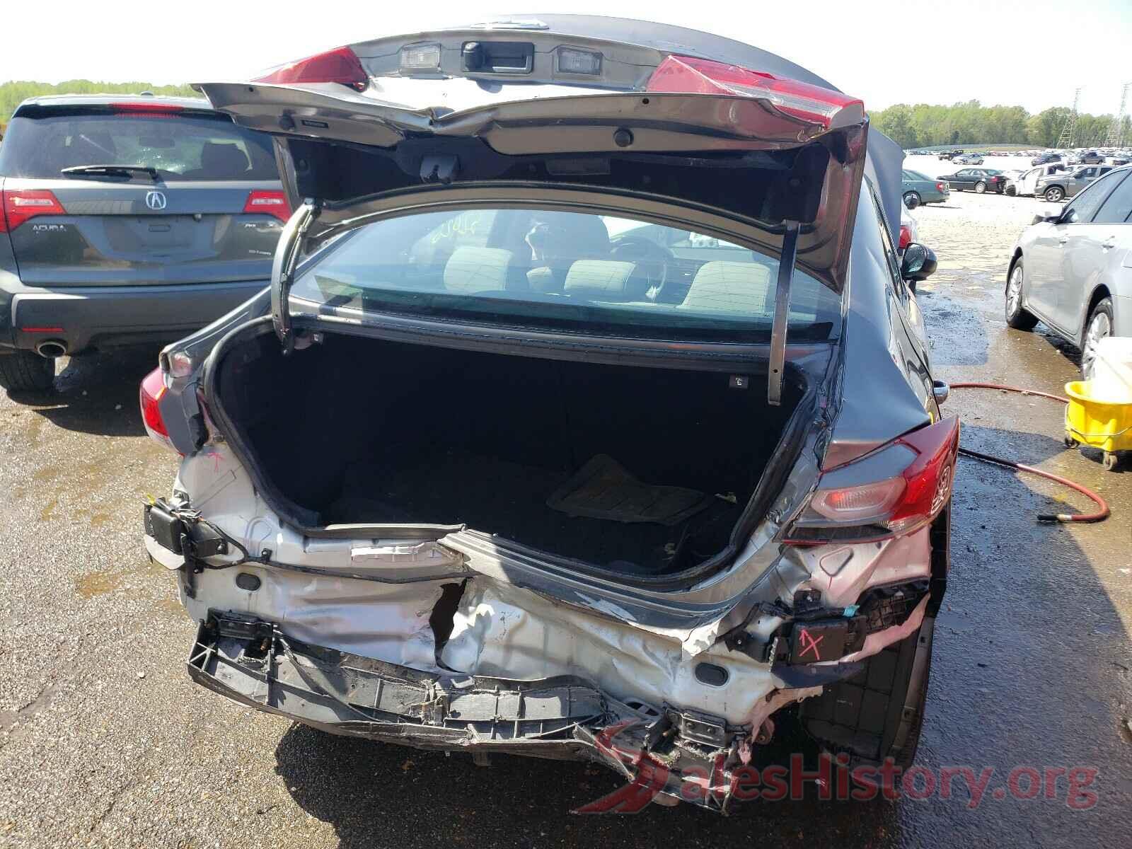 5NPD84LF6JH309302 2018 HYUNDAI ELANTRA