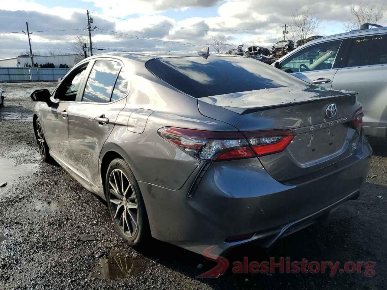 4T1G11BK2NU052144 2022 TOYOTA CAMRY