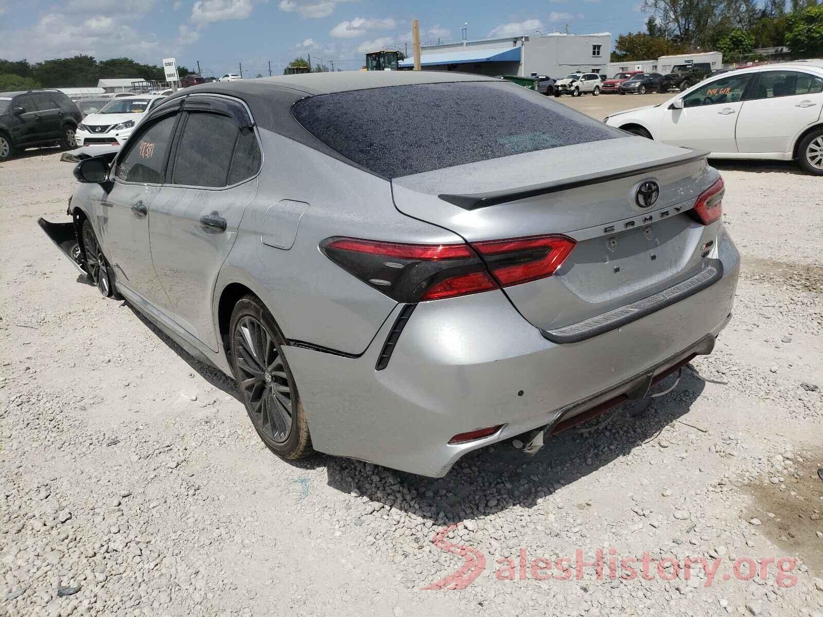 4T1B11HK0JU116581 2018 TOYOTA CAMRY