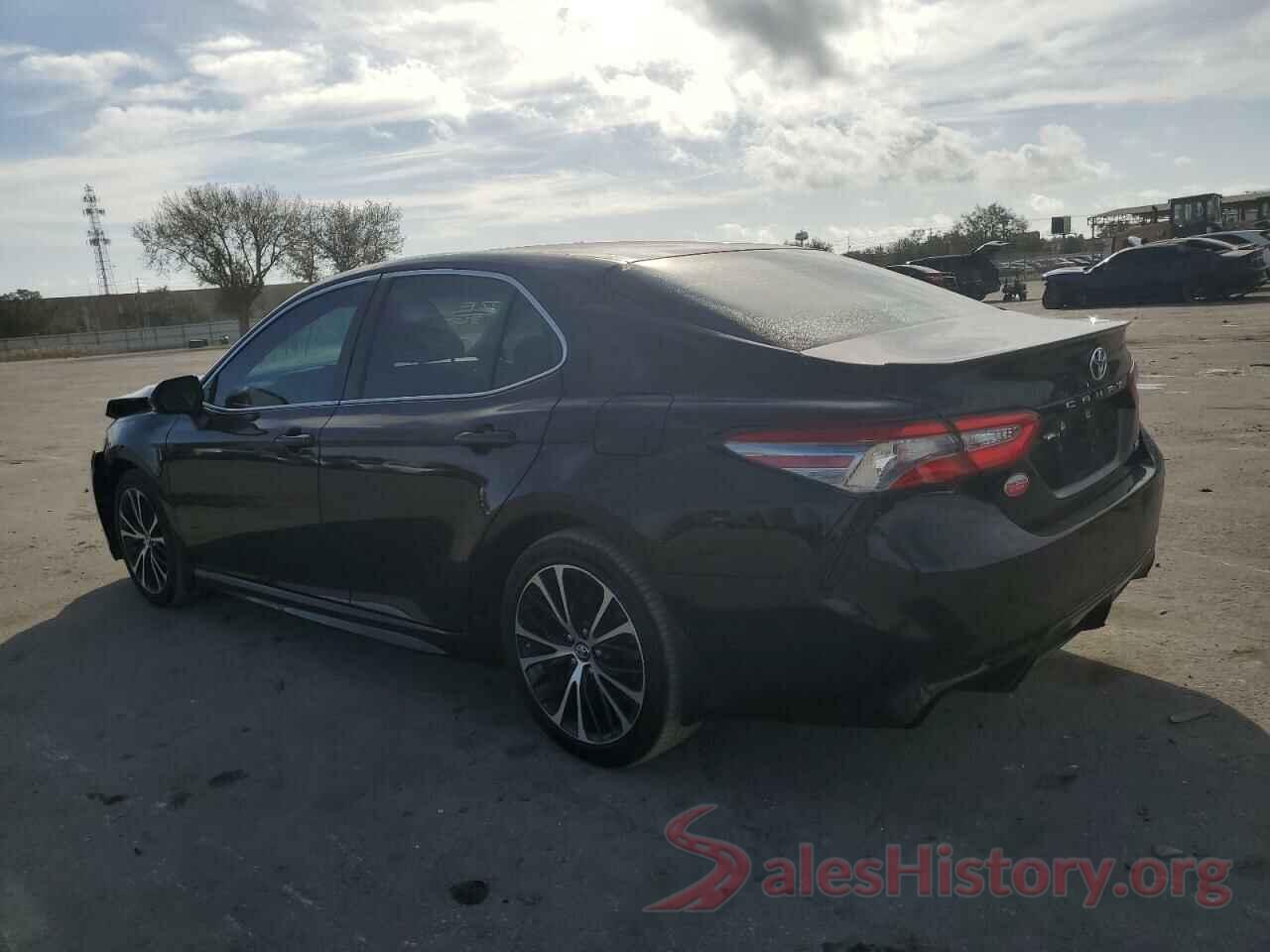 4T1B11HK6JU056192 2018 TOYOTA CAMRY