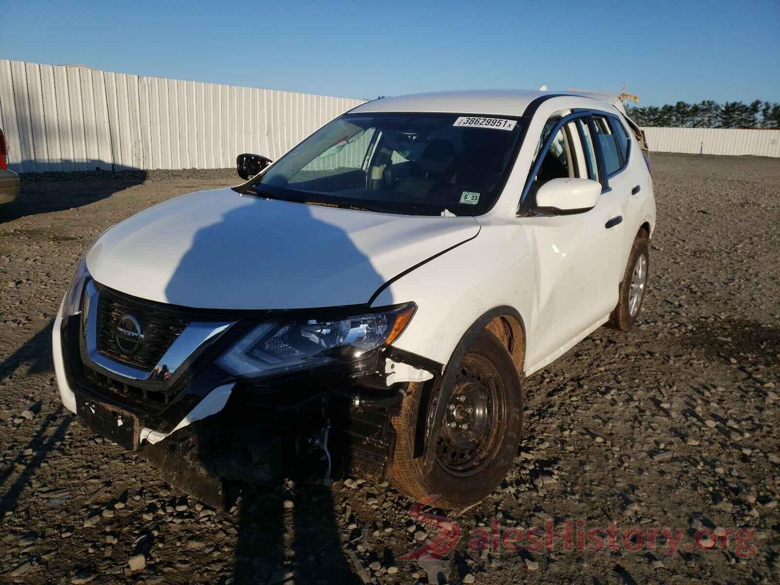 KNMAT2MV6JP570977 2018 NISSAN ROGUE