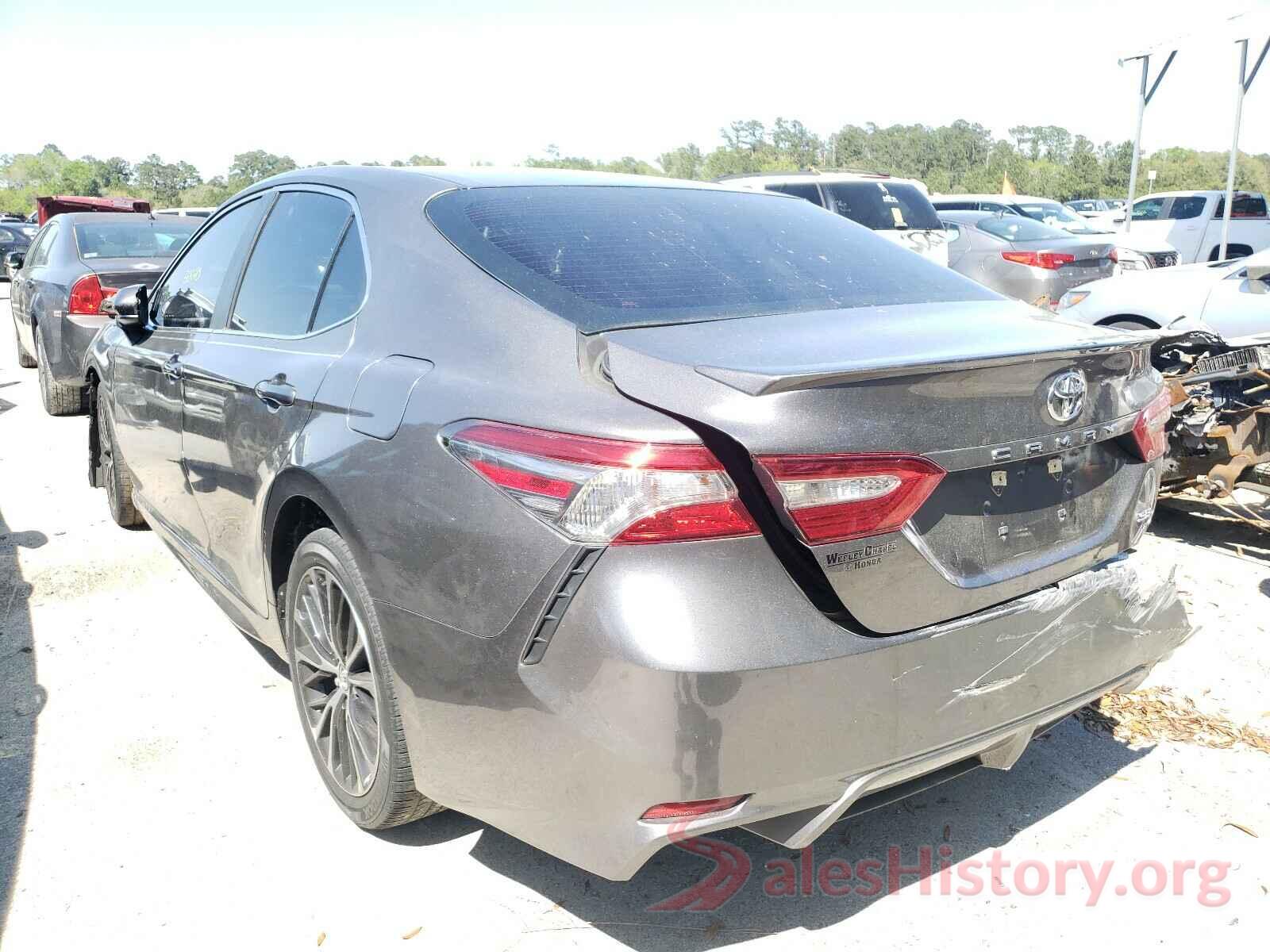 4T1B11HK7JU513821 2018 TOYOTA CAMRY