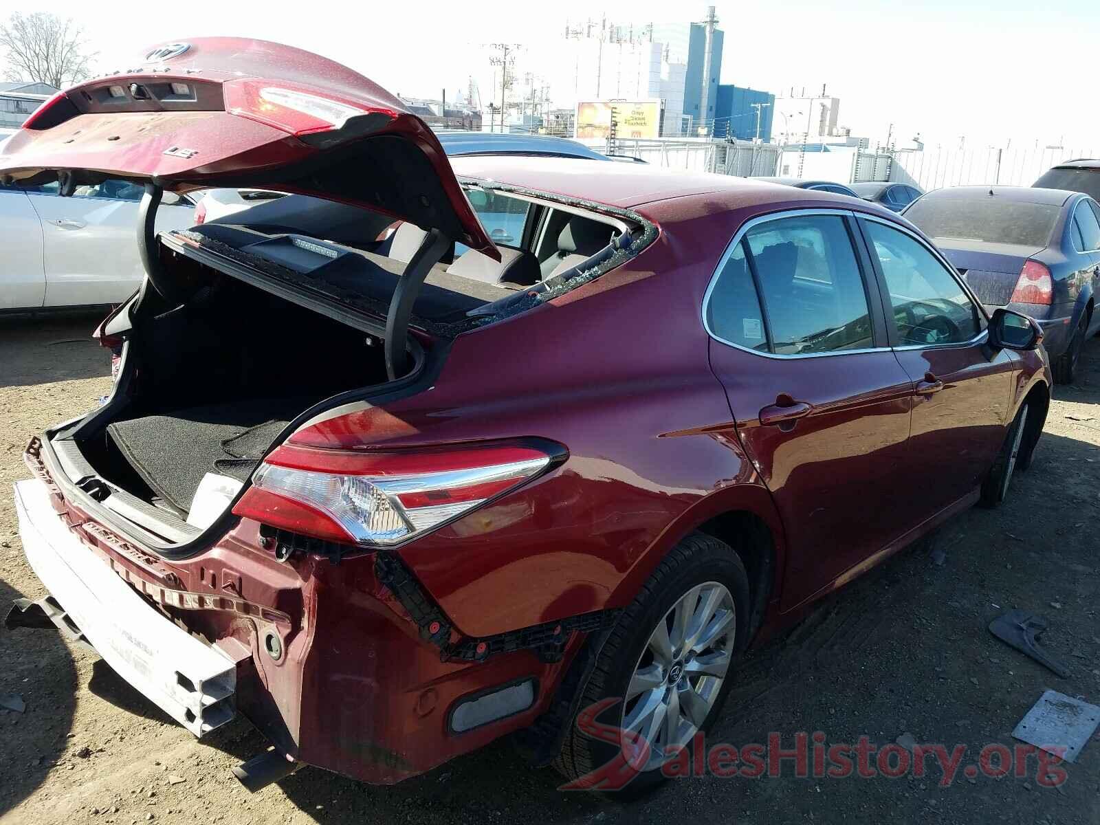 4T1B11HK0JU522926 2018 TOYOTA CAMRY