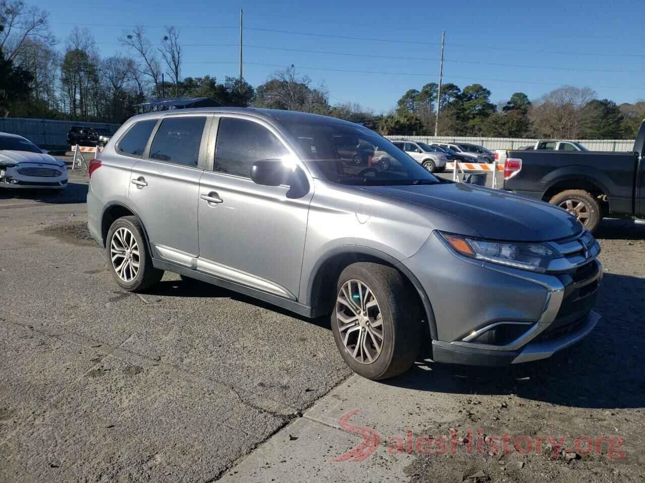 JA4AZ3A3XJZ056863 2018 MITSUBISHI OUTLANDER