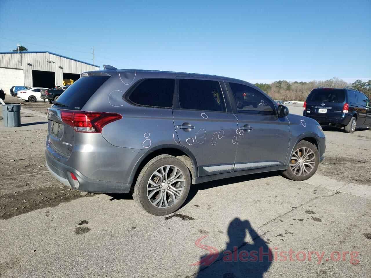 JA4AZ3A3XJZ056863 2018 MITSUBISHI OUTLANDER