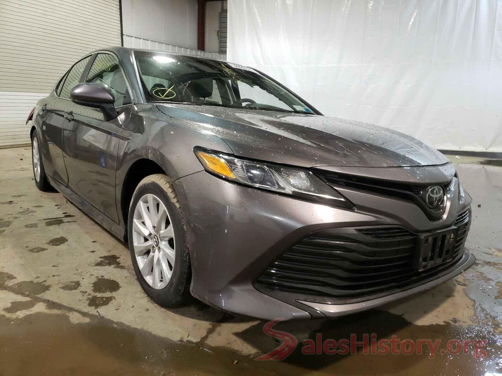 4T1B11HK2JU087553 2018 TOYOTA CAMRY