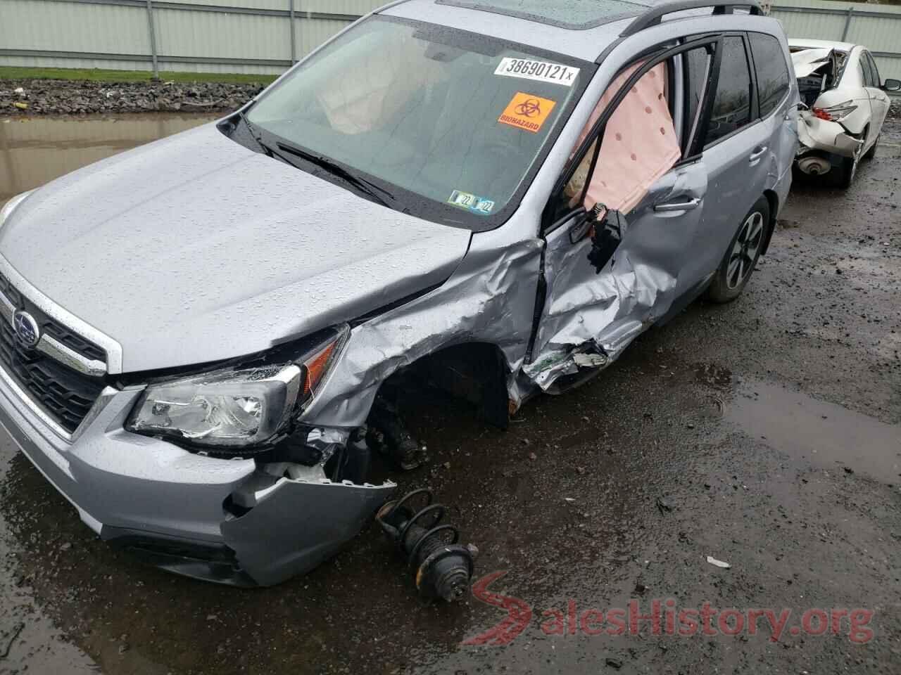 JF2SJAGC8JH418211 2018 SUBARU FORESTER