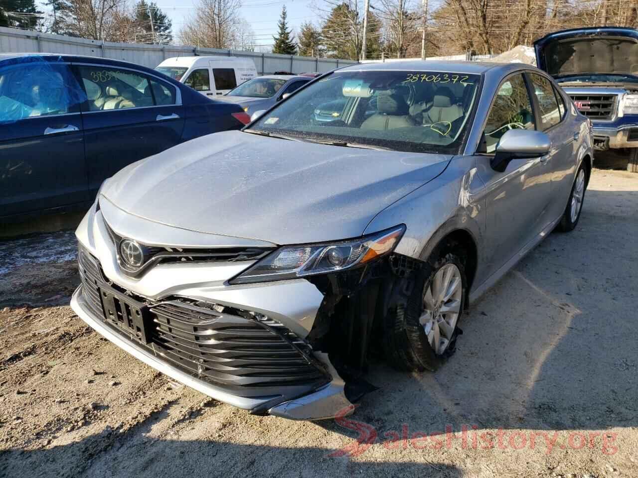 4T1B11HK9JU135873 2018 TOYOTA CAMRY