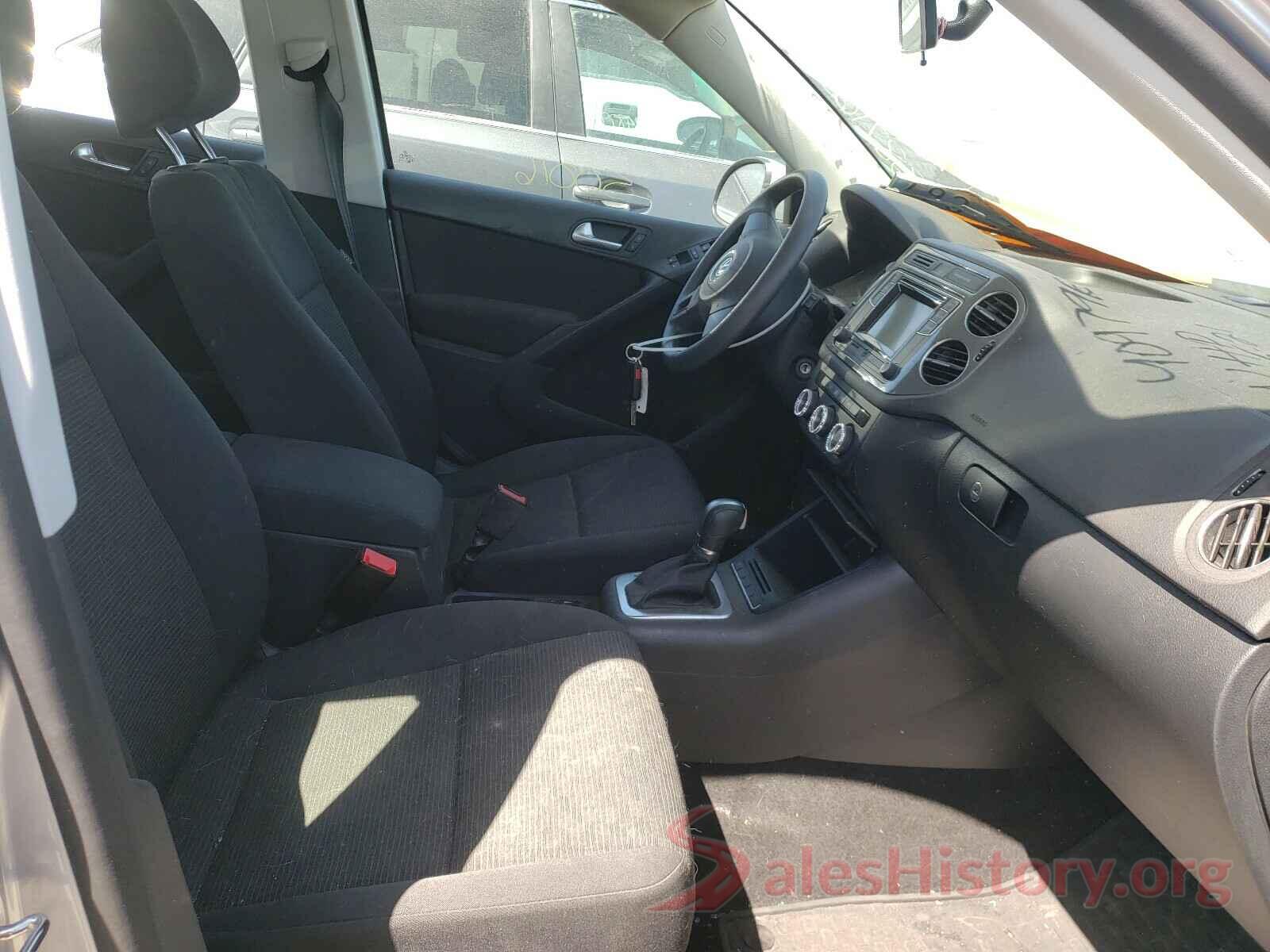 WVGBV7AX5HK050998 2017 VOLKSWAGEN TIGUAN