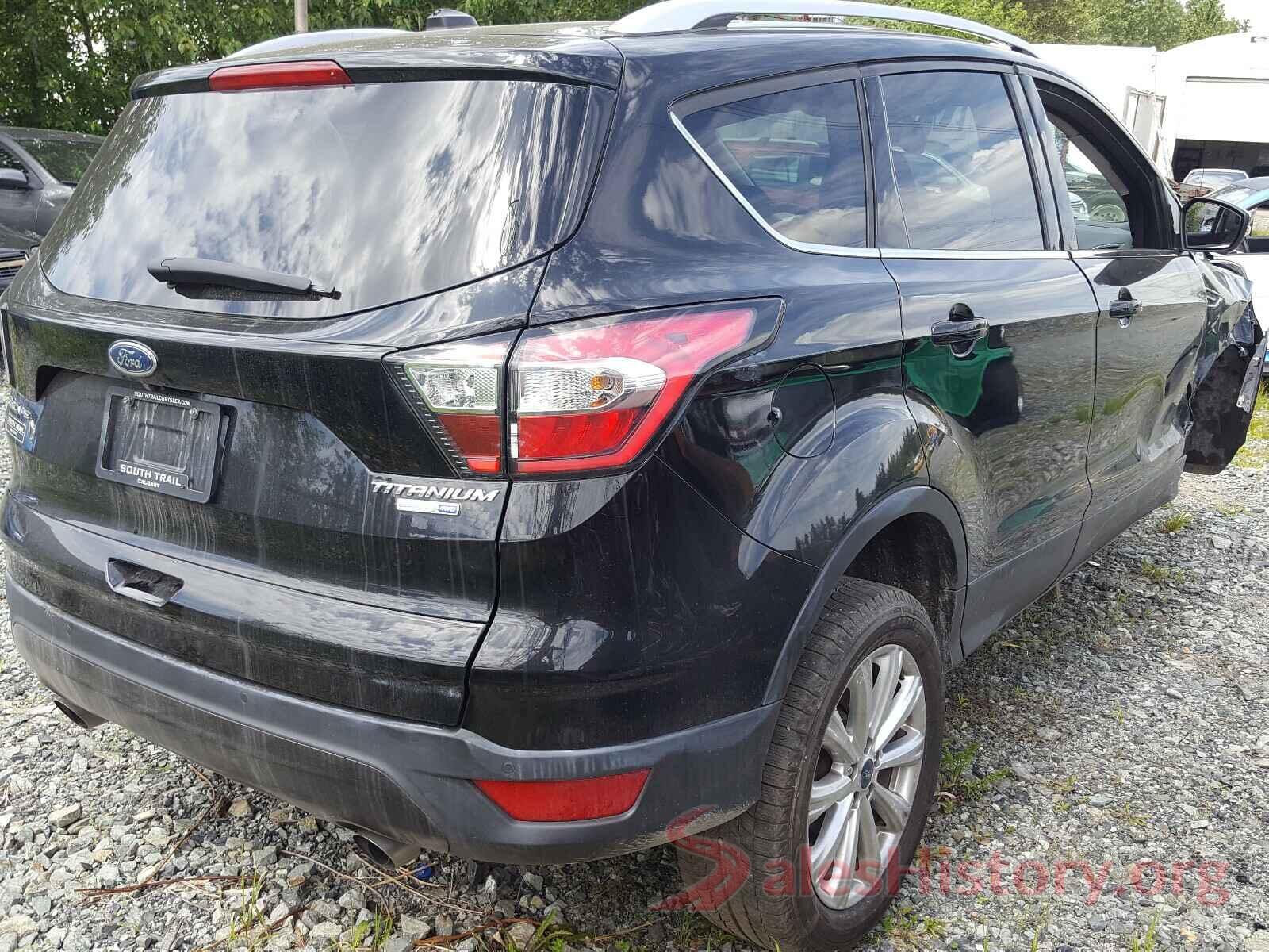 1FMCU9J93HUD88019 2017 FORD ESCAPE