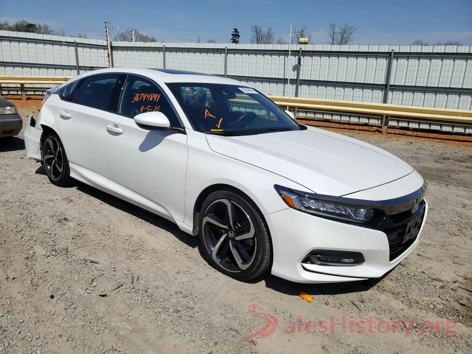 1HGCV2F37JA027673 2018 HONDA ACCORD