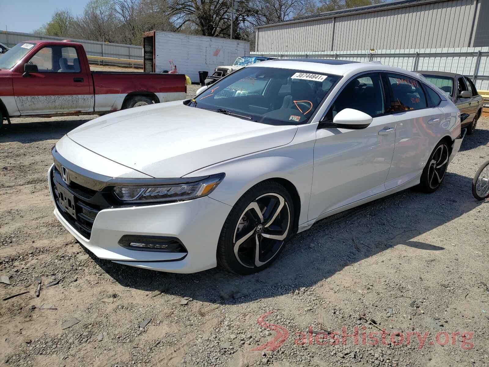 1HGCV2F37JA027673 2018 HONDA ACCORD