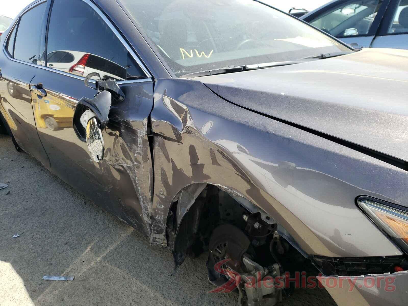 4T1B61HK1JU040001 2018 TOYOTA CAMRY