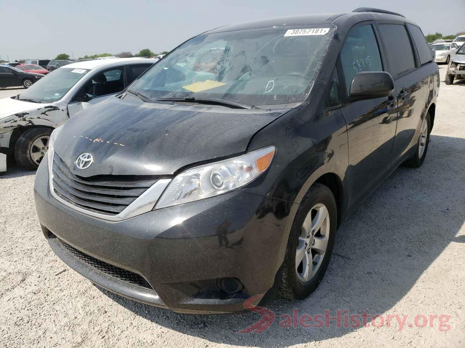 5TDKZ3DC3HS821946 2017 TOYOTA SIENNA