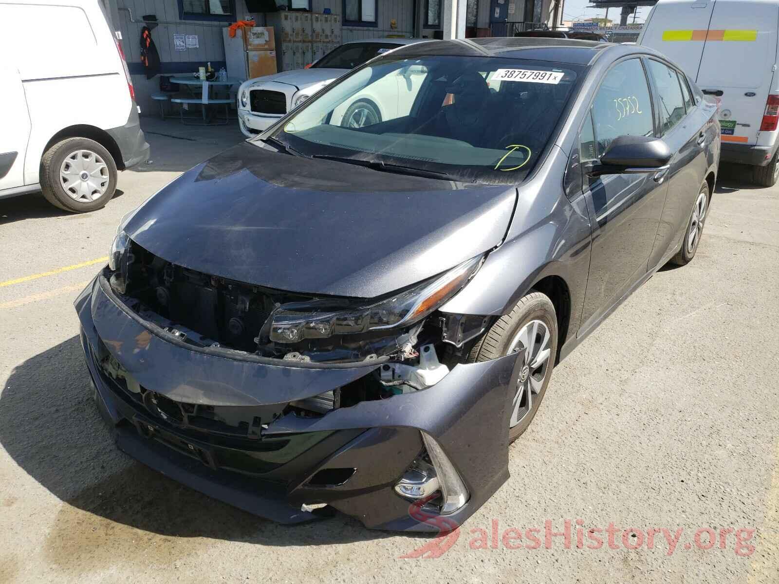 JTDKARFP8J3077245 2018 TOYOTA PRIUS