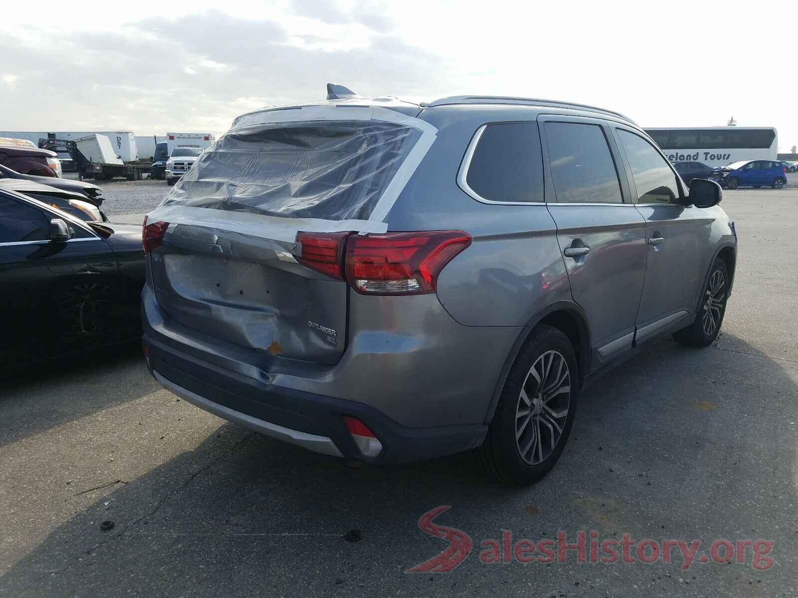 JA4AD3A38JZ020247 2018 MITSUBISHI OUTLANDER