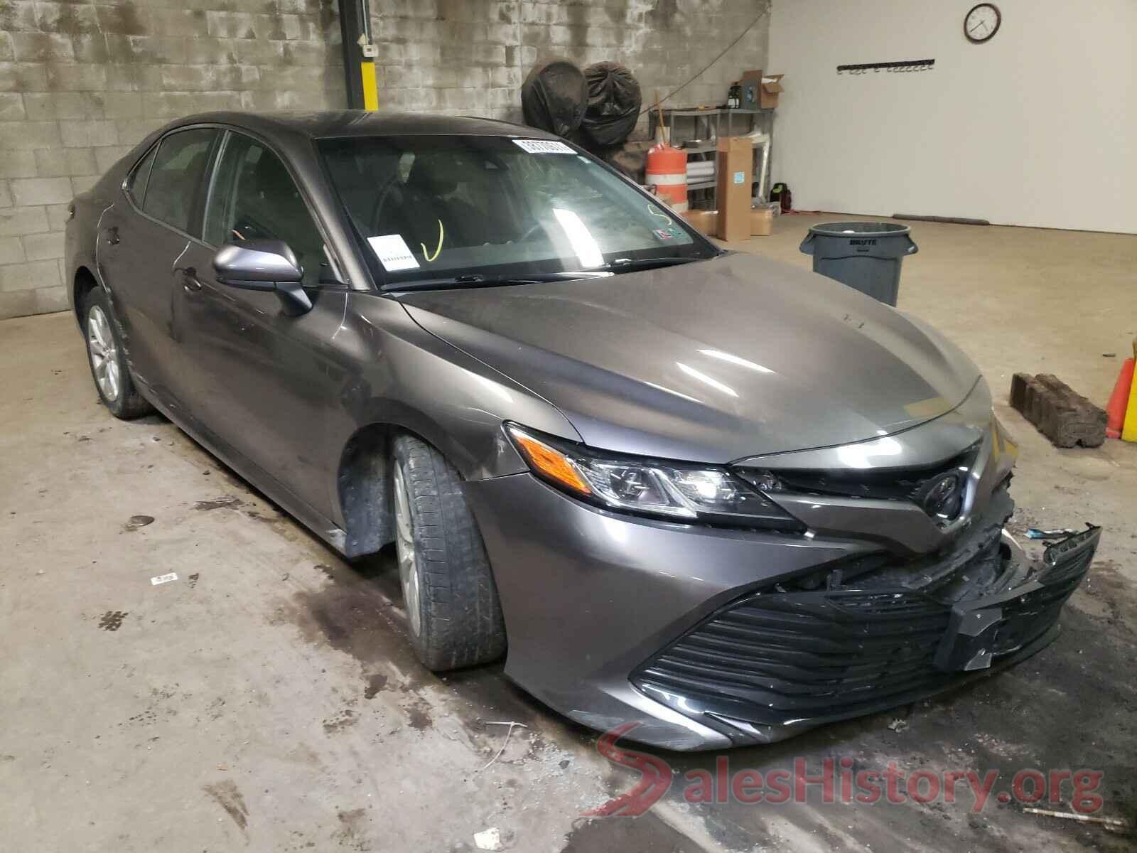 4T1B11HK0JU591860 2018 TOYOTA CAMRY