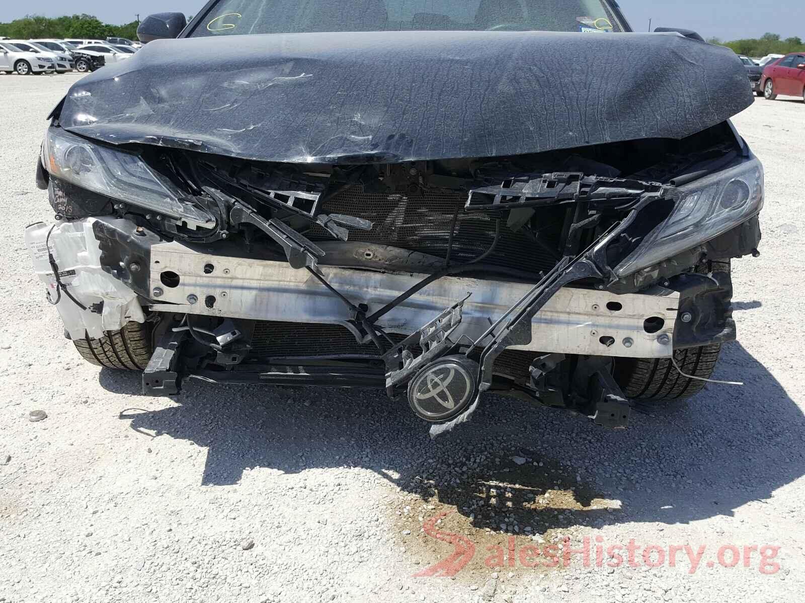 4T1B61HK6JU085922 2018 TOYOTA CAMRY