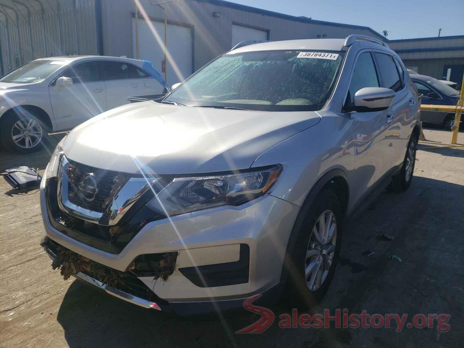 KNMAT2MT8JP588699 2018 NISSAN ROGUE