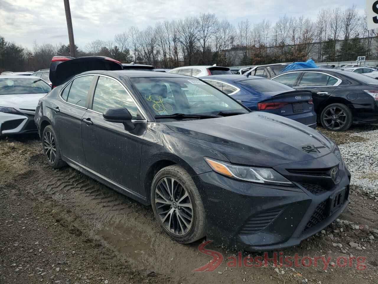 4T1B11HK2JU579385 2018 TOYOTA CAMRY