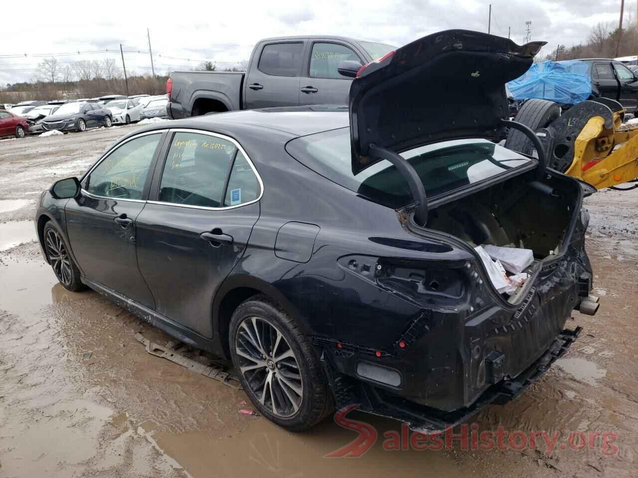 4T1B11HK2JU579385 2018 TOYOTA CAMRY