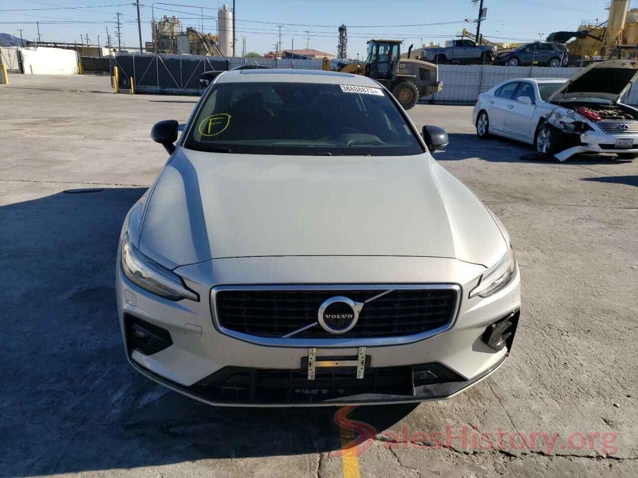 7JRA22TM0KG018048 2019 VOLVO S60