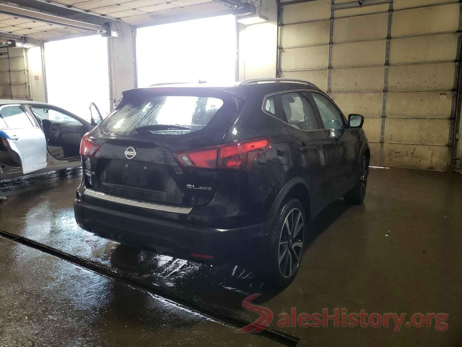 JN1BJ1CR0HW141975 2017 NISSAN ROGUE