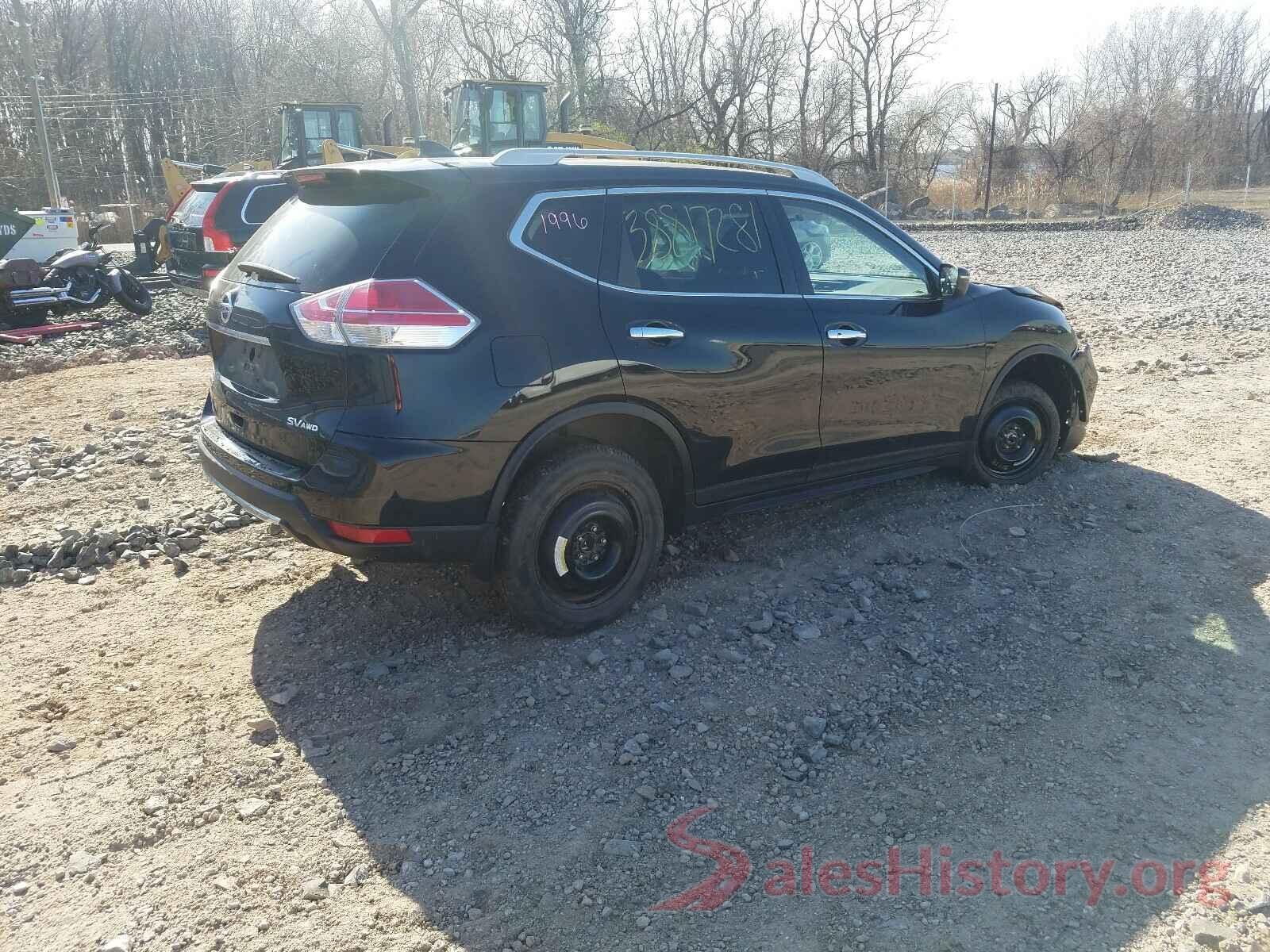 5N1AT2MV2JC815860 2018 NISSAN ROGUE