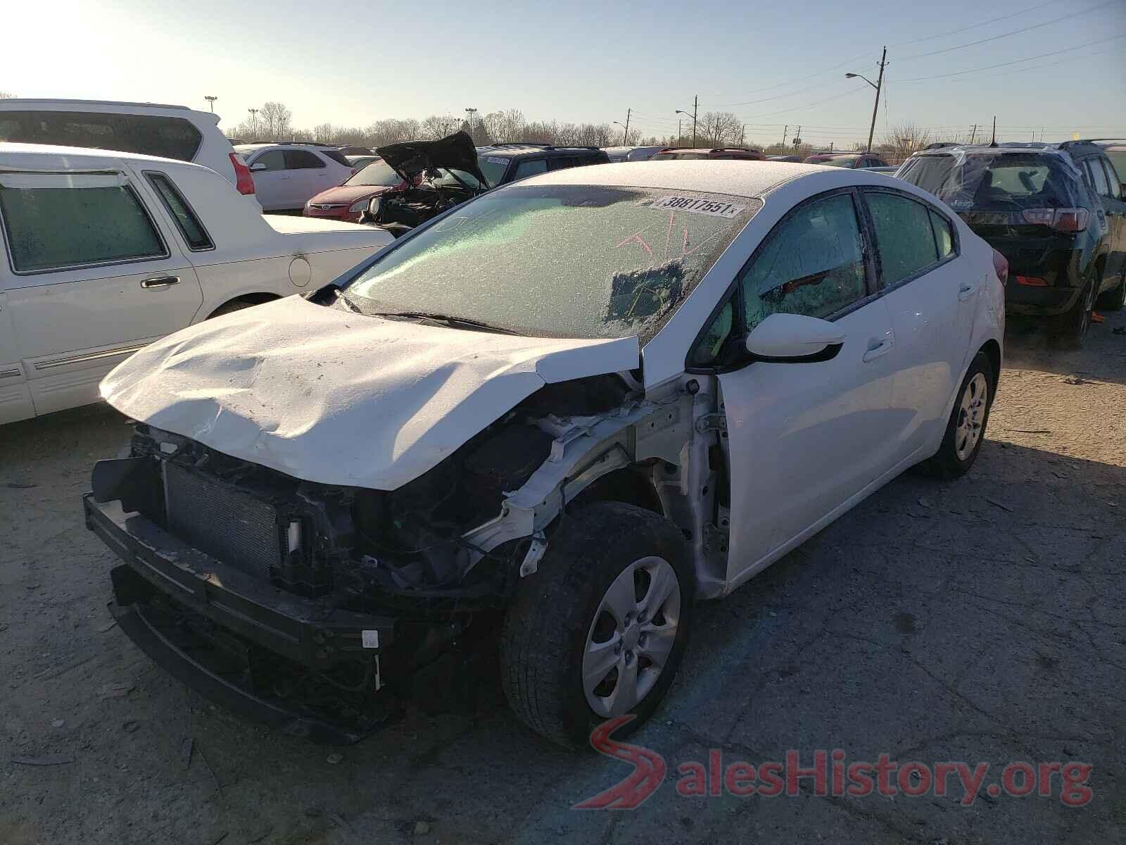 3KPFK4A70JE177101 2018 KIA FORTE