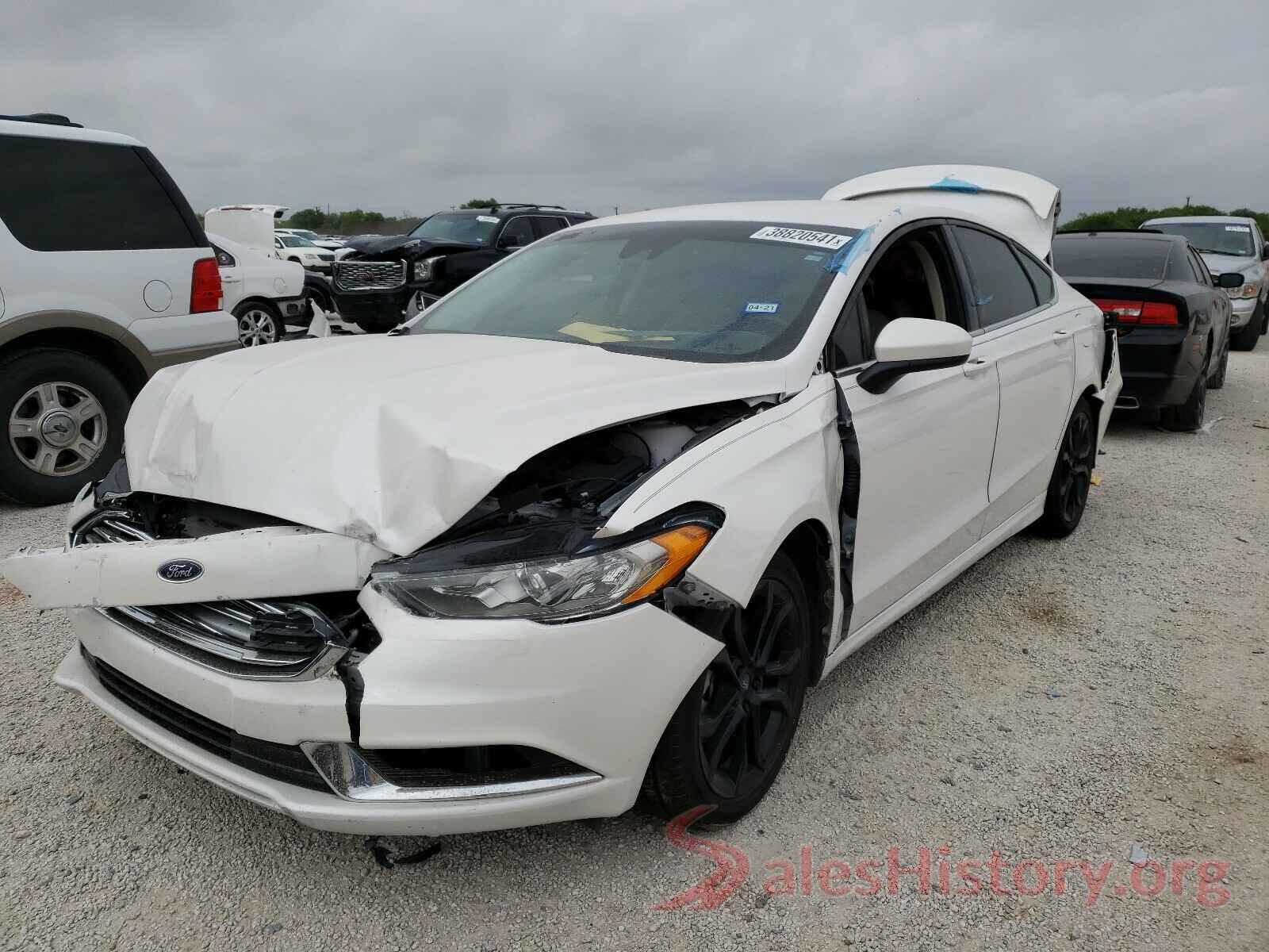 3FA6P0HD2KR114040 2019 FORD FUSION