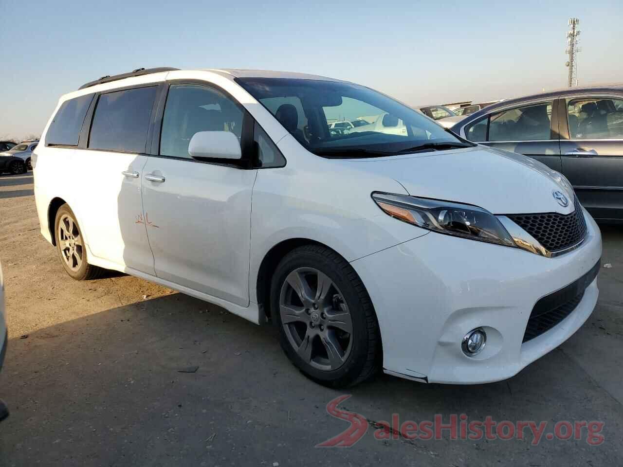 5TDXZ3DC2HS881853 2017 TOYOTA SIENNA