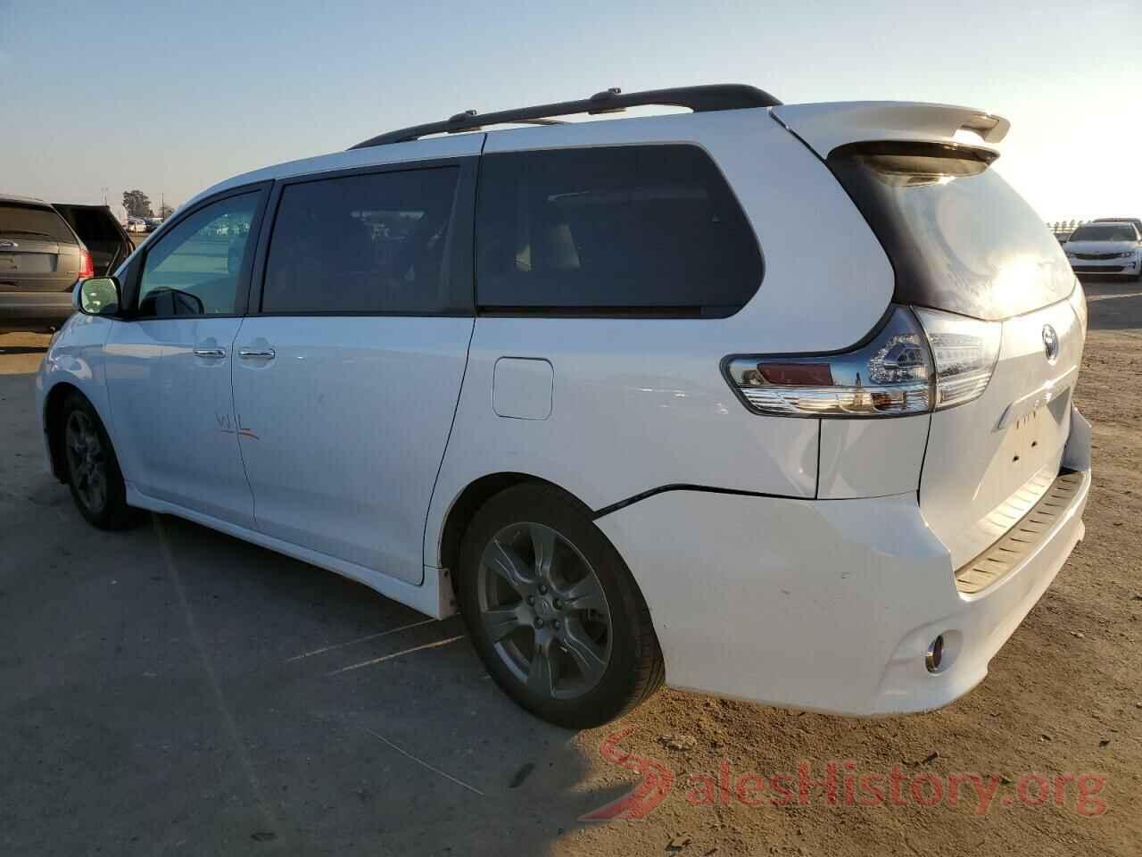 5TDXZ3DC2HS881853 2017 TOYOTA SIENNA