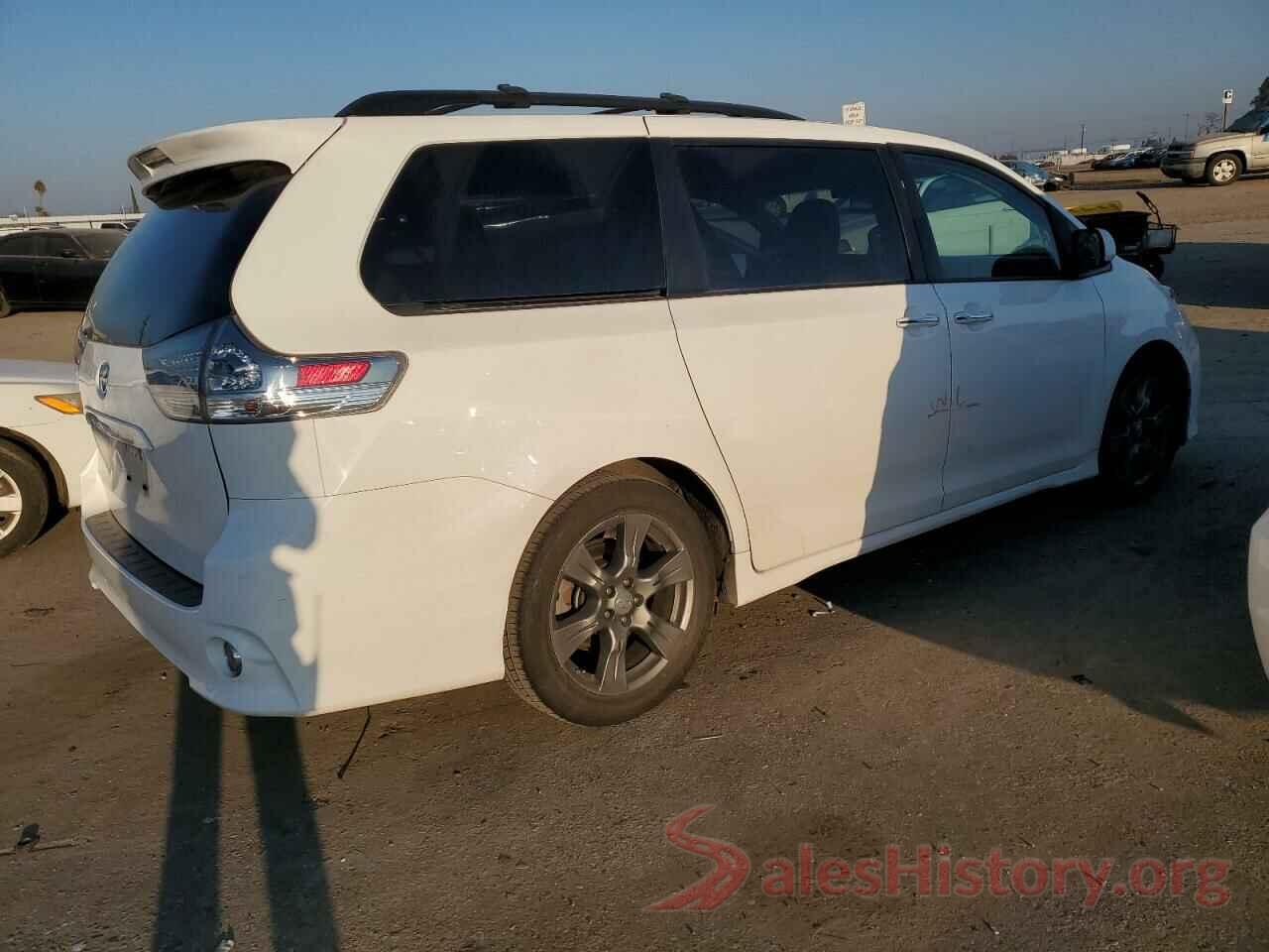 5TDXZ3DC2HS881853 2017 TOYOTA SIENNA