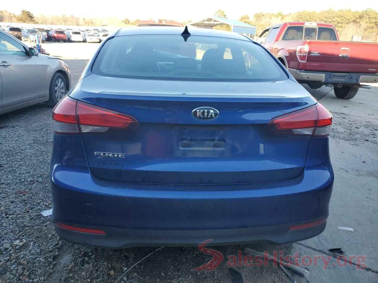 3KPFK4A77HE135602 2017 KIA FORTE