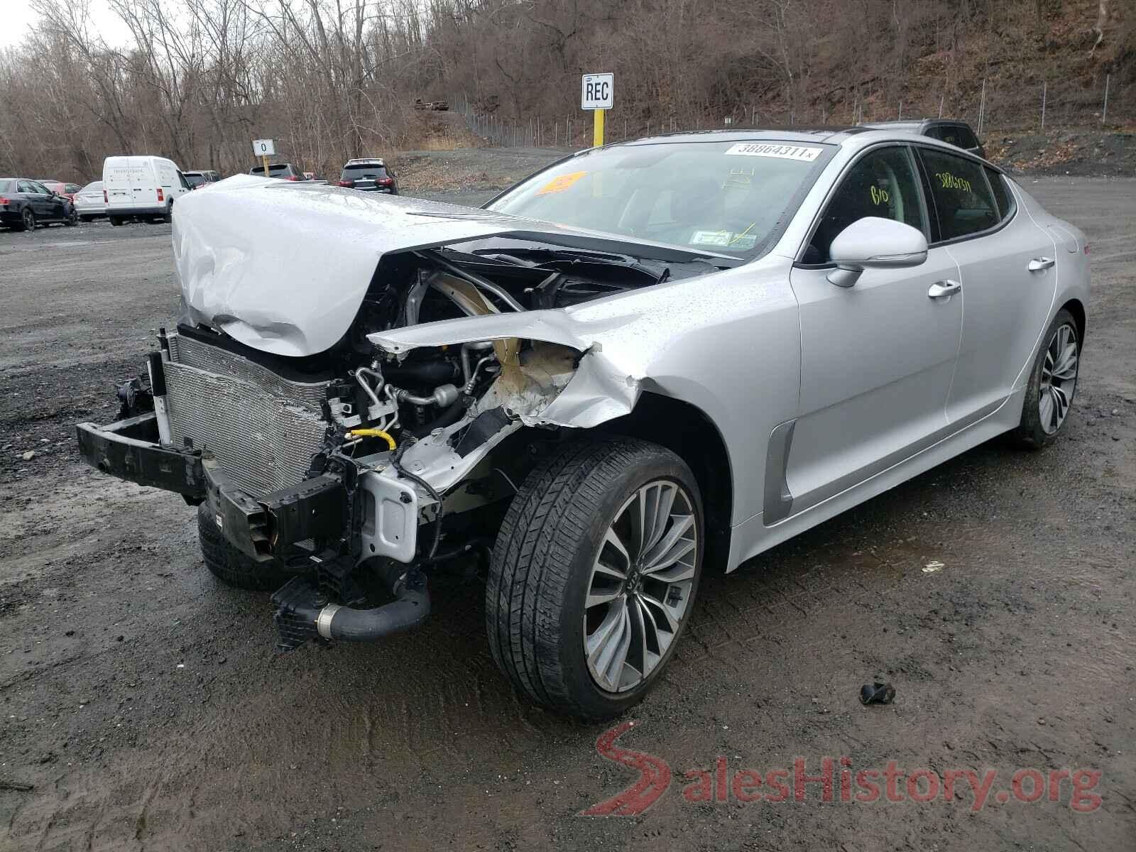 KNAE25LA8J6025709 2018 KIA STINGER