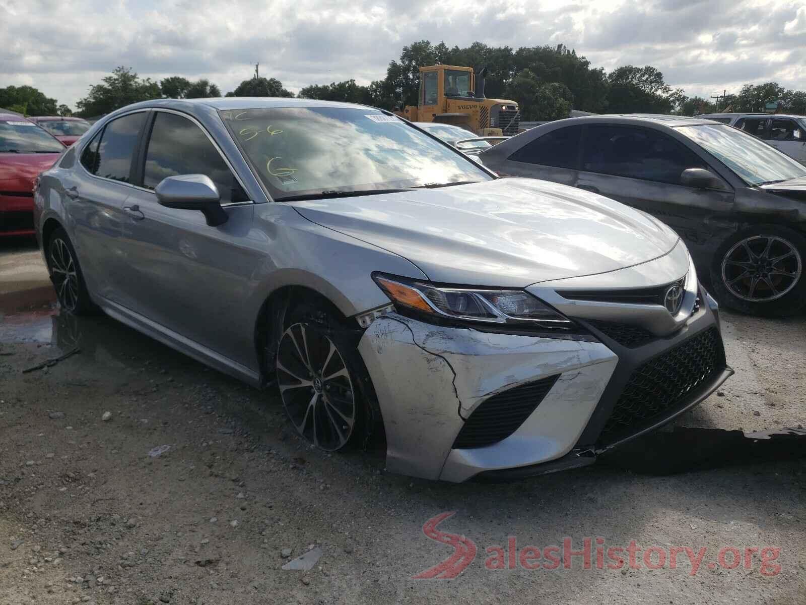 4T1B11HK6JU086826 2018 TOYOTA CAMRY