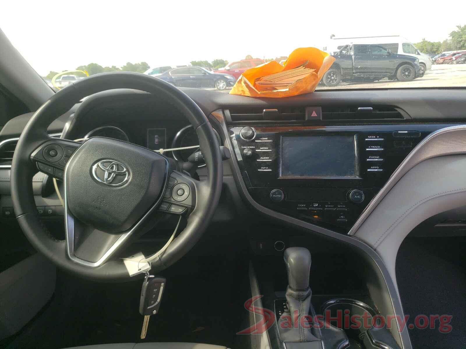 4T1B11HK6JU086826 2018 TOYOTA CAMRY