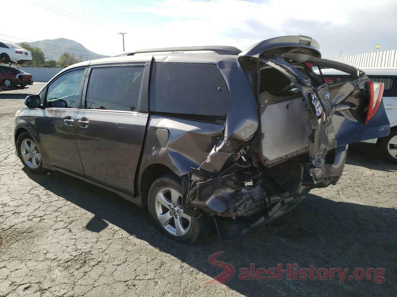 5TDKZ3DC3JS902581 2018 TOYOTA SIENNA