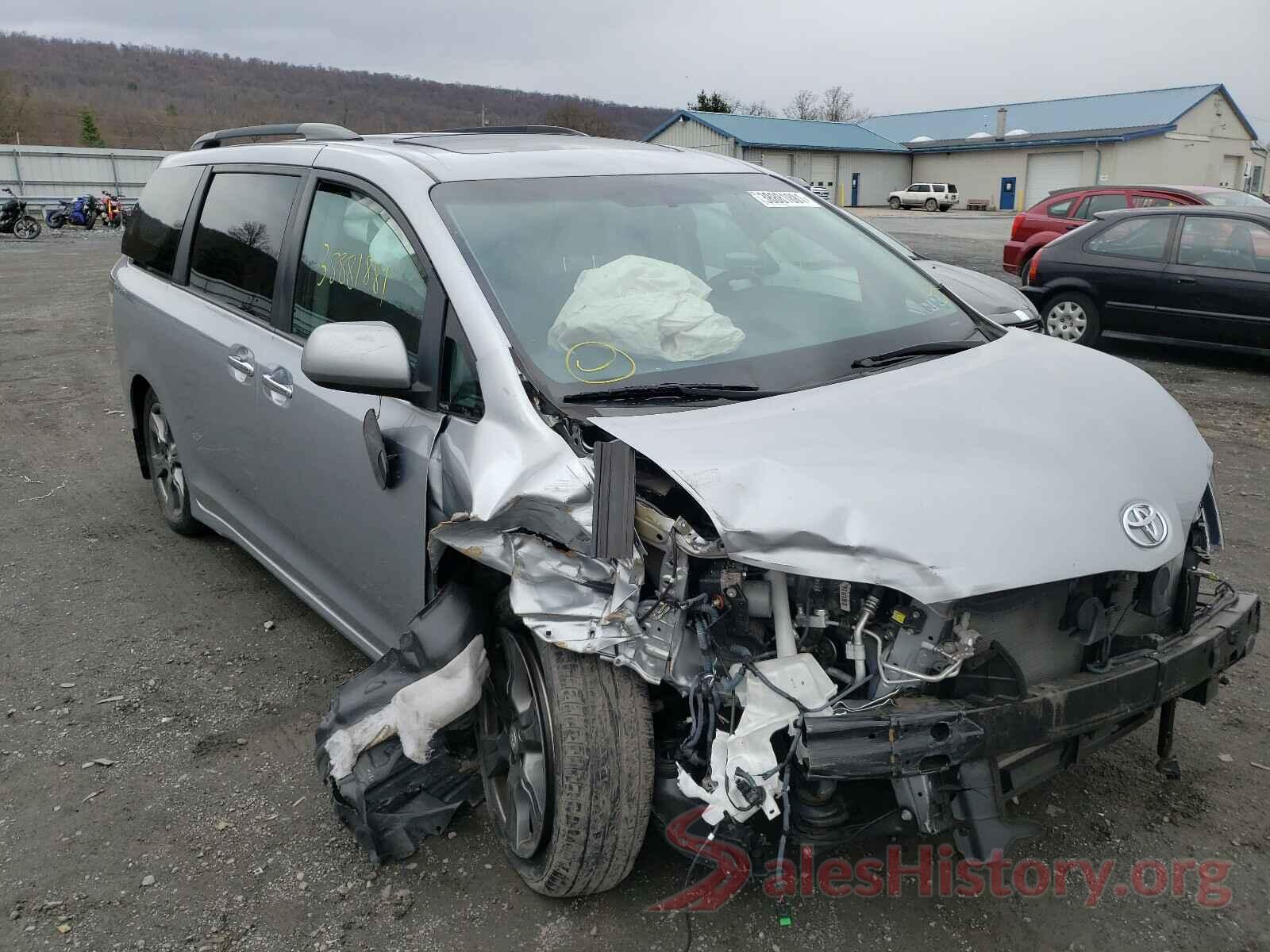 5TDXZ3DC0HS771058 2017 TOYOTA SIENNA