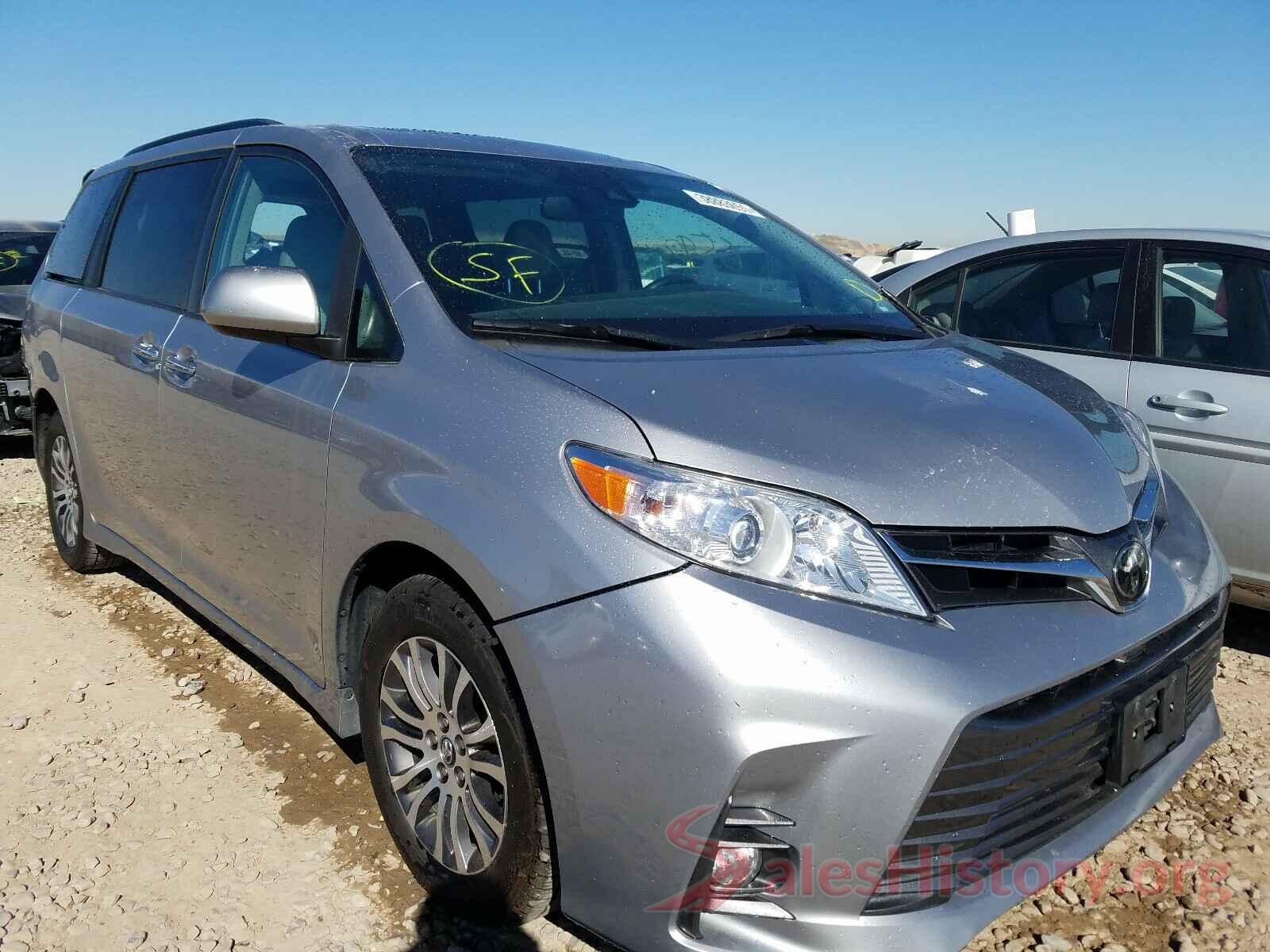 5TDYZ3DC3JS951712 2018 TOYOTA SIENNA