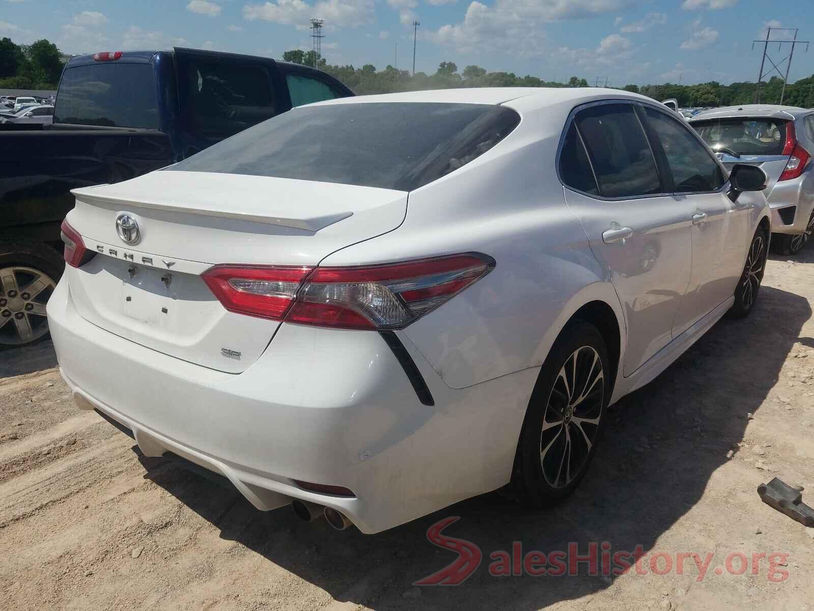 4T1B11HK7JU026439 2018 TOYOTA CAMRY