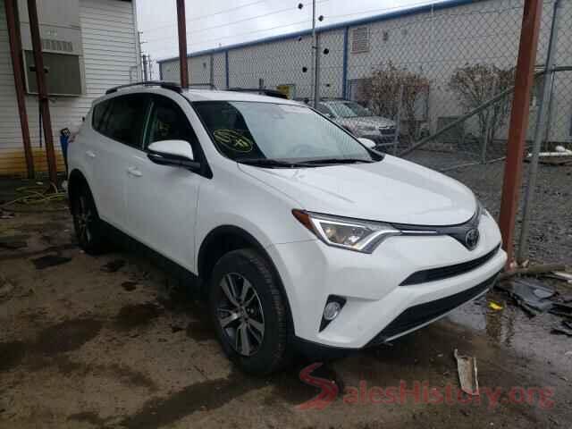 2T3RFREV3JW748933 2018 TOYOTA RAV4