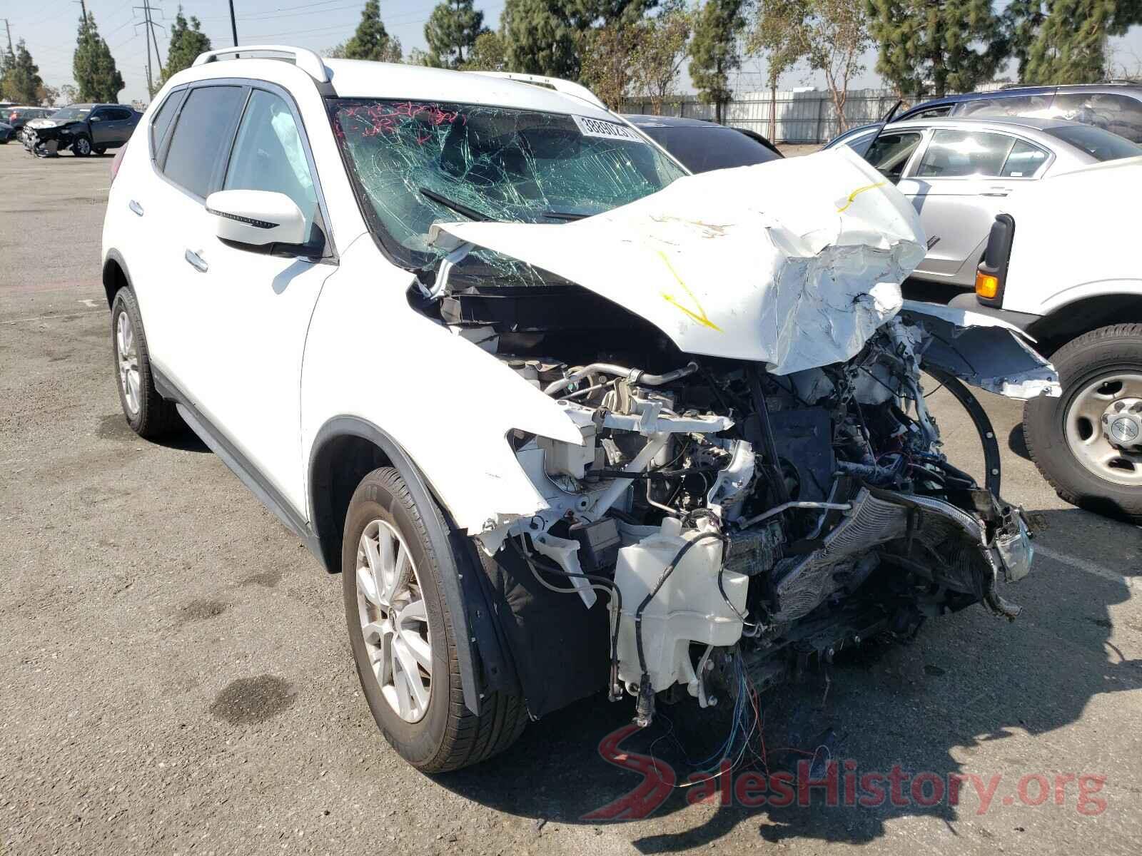 KNMAT2MT4JP527219 2018 NISSAN ROGUE