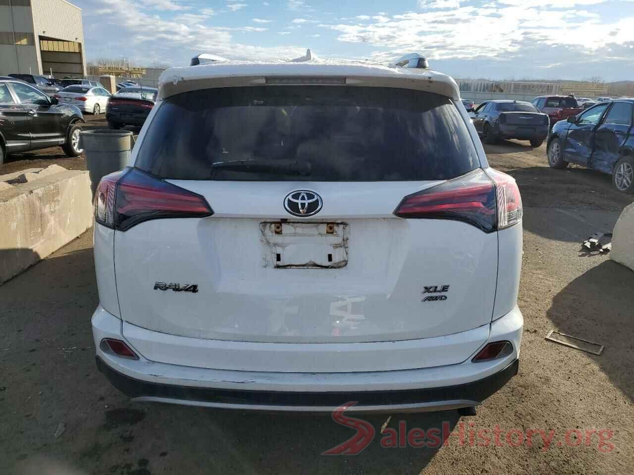 JTMRFREV7HJ715653 2017 TOYOTA RAV4