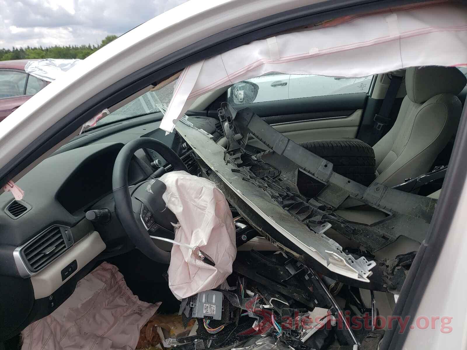 1HGCV1F52JA066070 2018 HONDA ACCORD