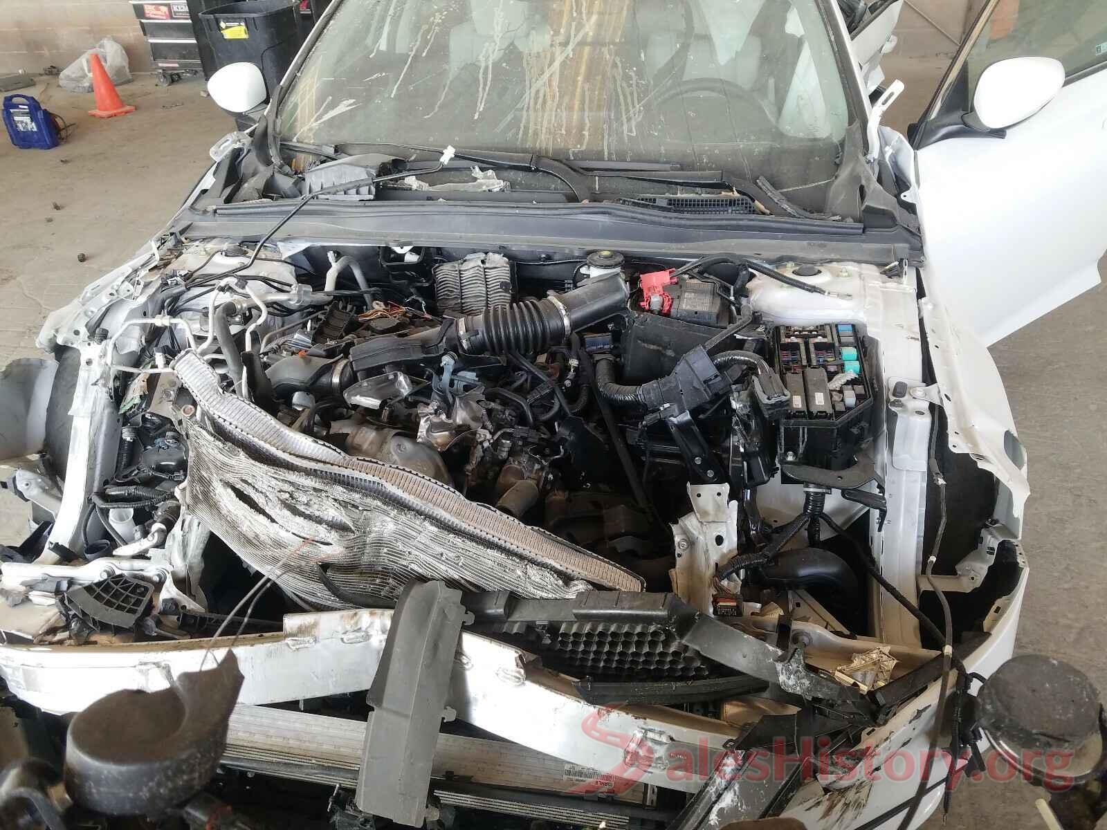 1HGCV1F52JA066070 2018 HONDA ACCORD