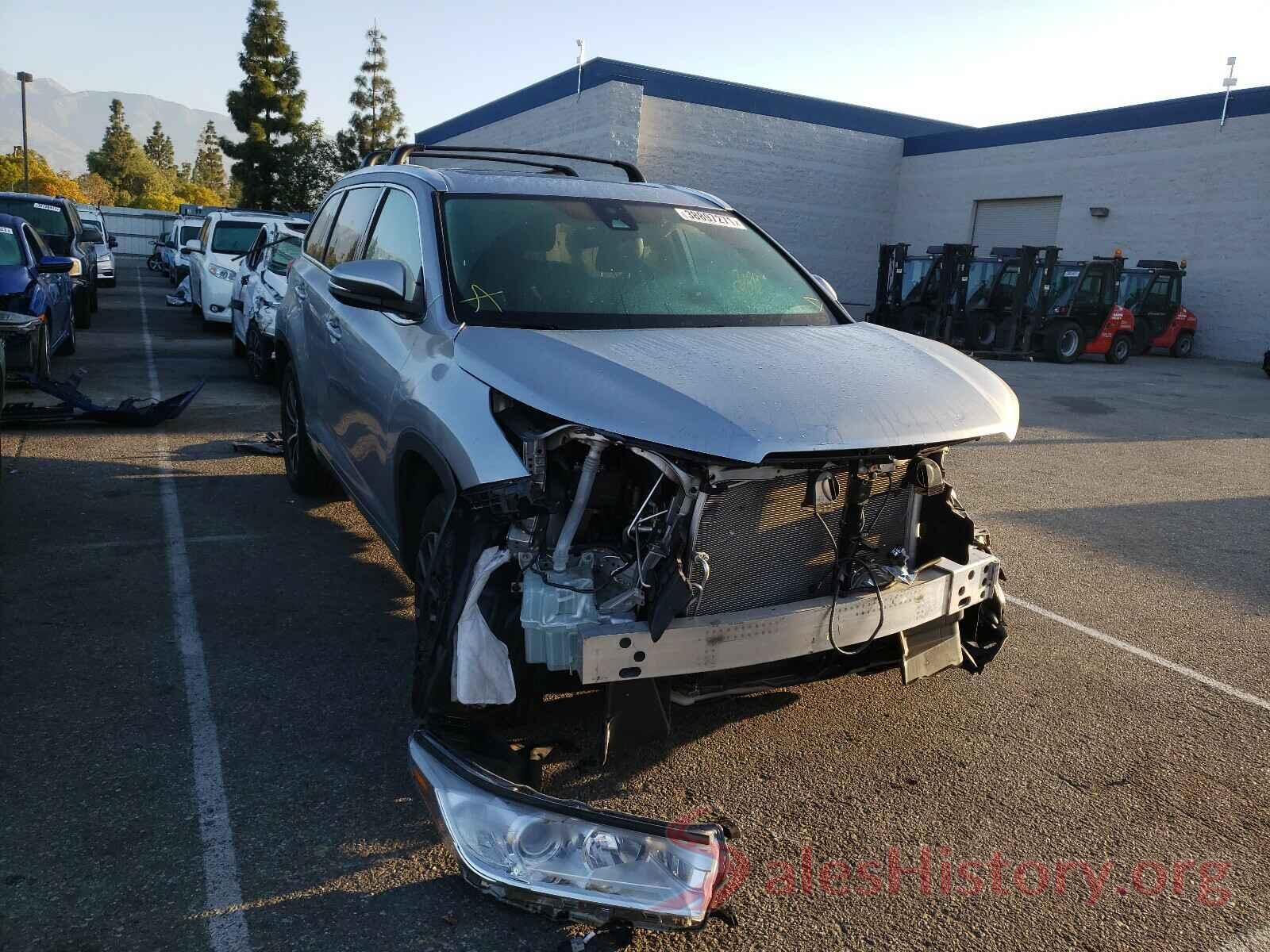 5TDKZRFH7JS263178 2018 TOYOTA HIGHLANDER